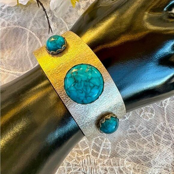 Vintage 3 Stone Faux Turquoise Silver Tone Cuff Unisex - Picture 1 of 10